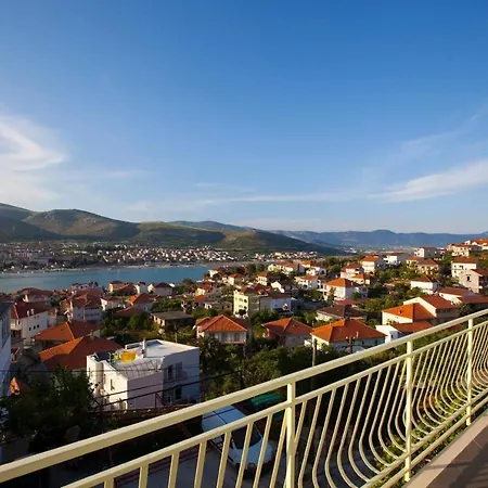 Adriatic Apartment *